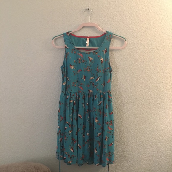 Blue bird pattered dress with heart cutout - Picture 3 of 5